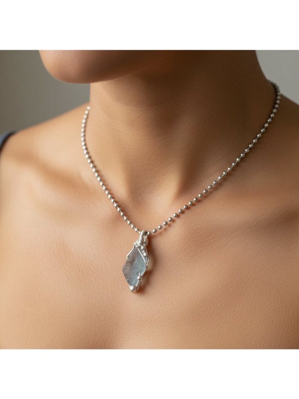 Green Fluorite Pendant Necklace - Artisan Metalwork Halo Bezel - Alma Antigua